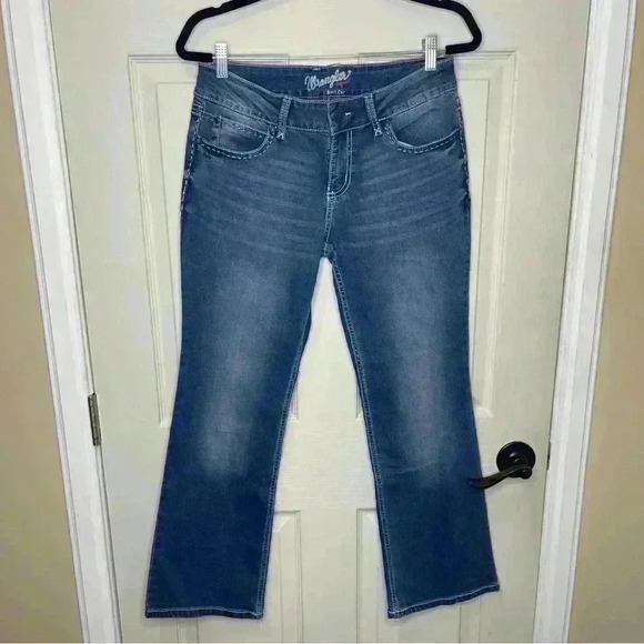 Wrangler Retro Women's Denim Mid Rise Mae Bootcut Jeans 09MWZJD 7/8 x 30 - Picture 1 of 8